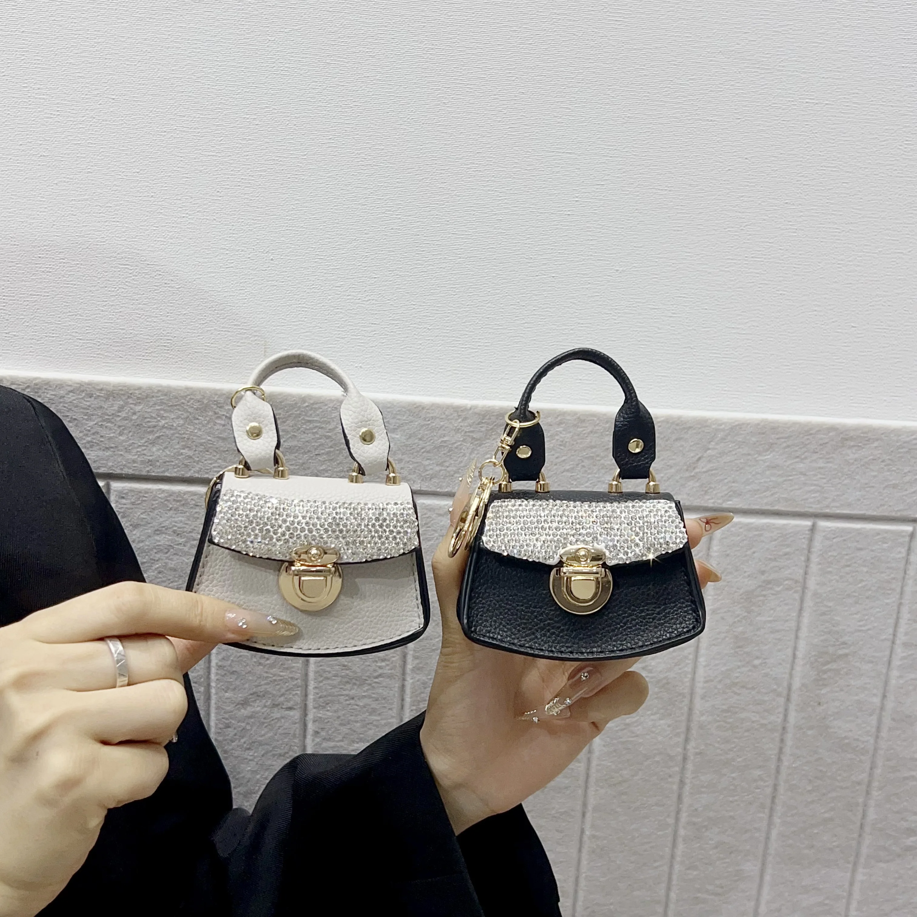 

Luxury Shiny Diamond Leather Earphone Case Bag For Samsung Galaxy Buds 3 Pro/Buds 3 Cover Protective Sleeve Case with Keychain