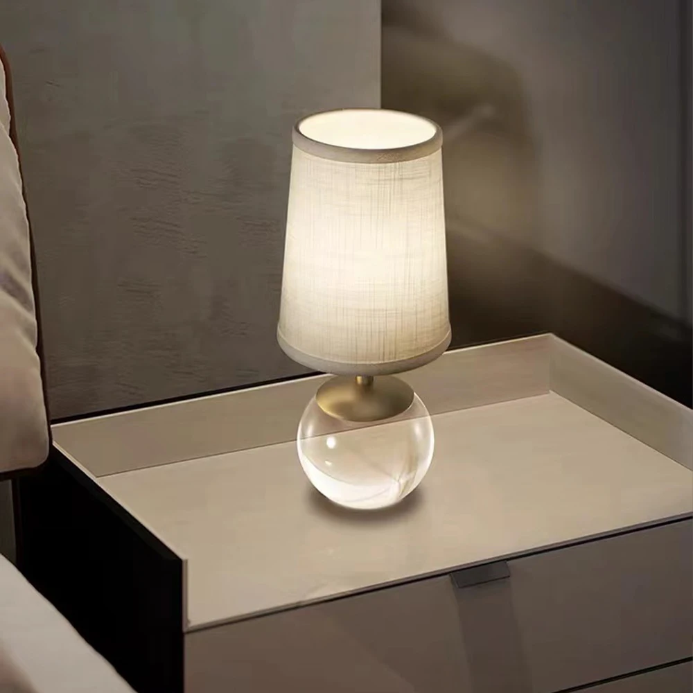 Post-modern light extravagant decoration simple crystal table lamp