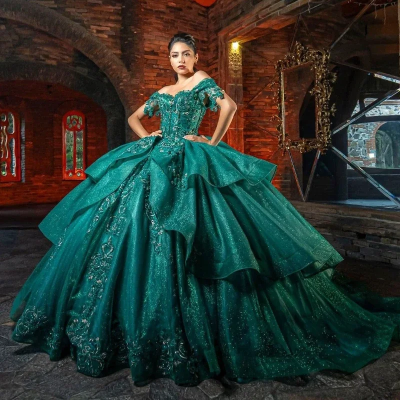 Angelsbride Vestidos De 15 Años Baljurk Quinceanera Jurken Luxe Smaragdgroene Kralen Gelaagde Appliques Meisje Feestjurk