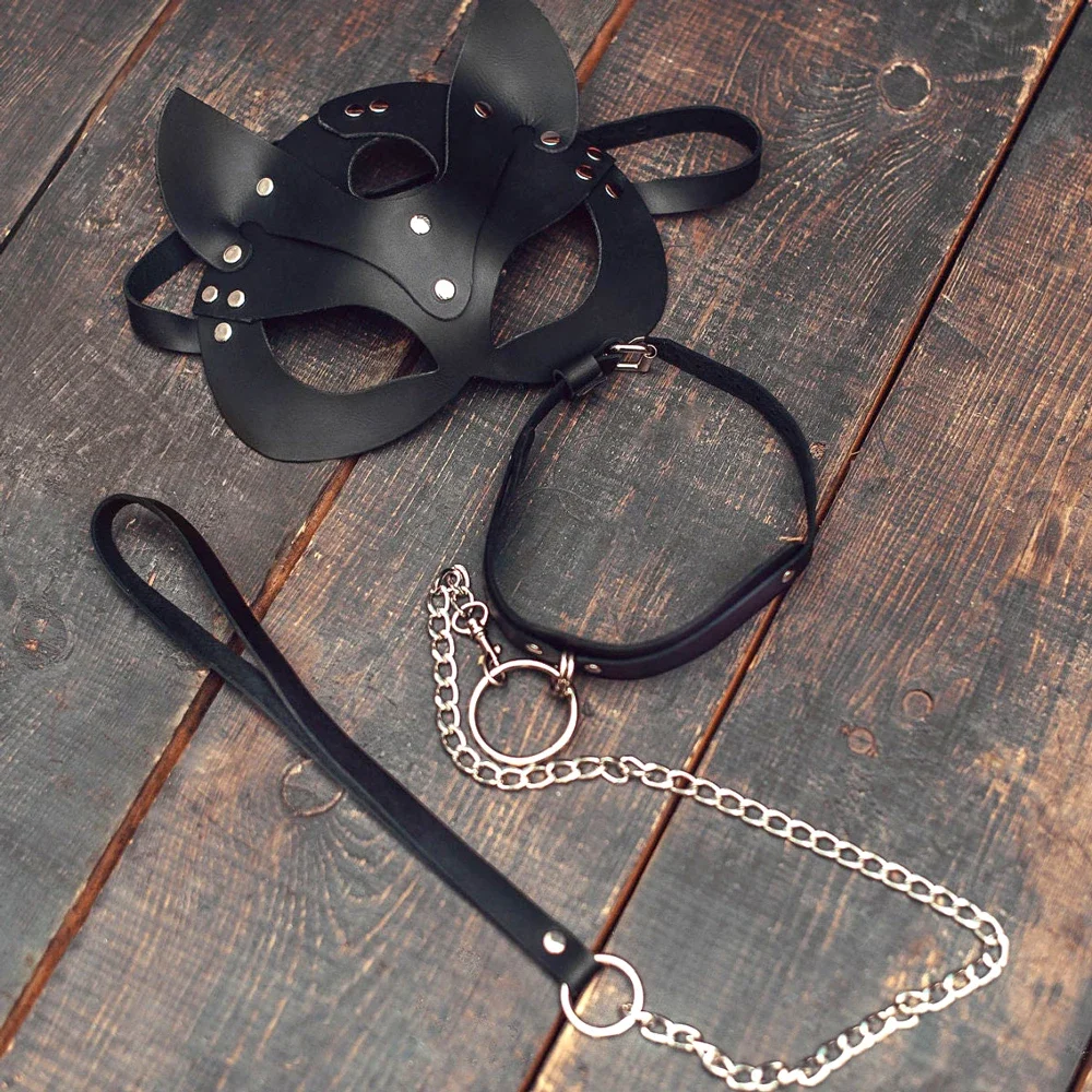 Máscara de media cara Sexy para mujer, máscara de cuero para fiesta, cadena de arnés, Collar de bola de mascarada, máscaras de lujo, Collar Punk BDSM