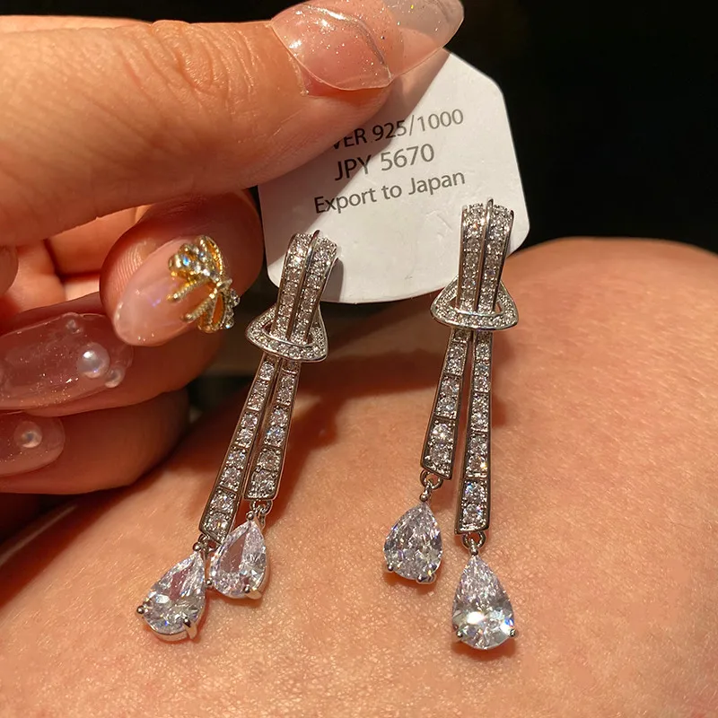 

New Light Luxury Zircon Earrings Wholesale