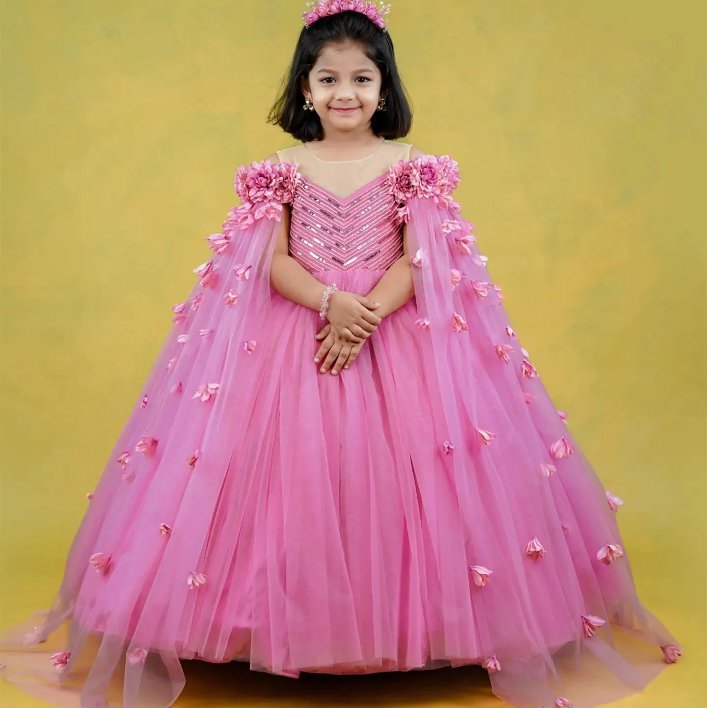 

2024 Fuchsia Crystals Flower Girl Dresses Ball Gown Hand Made Flowers Little Girl Peageant Birthday Christening Dress Gowns