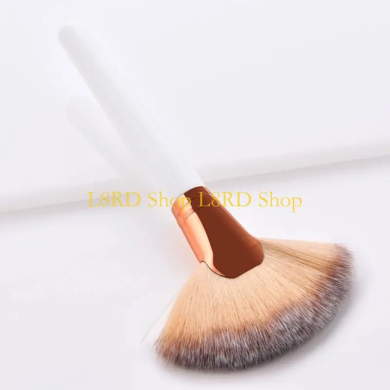 L8RD Comfortable Fan Beauty Brush For Face Makeup Soft Full Coverage Concealer Brush