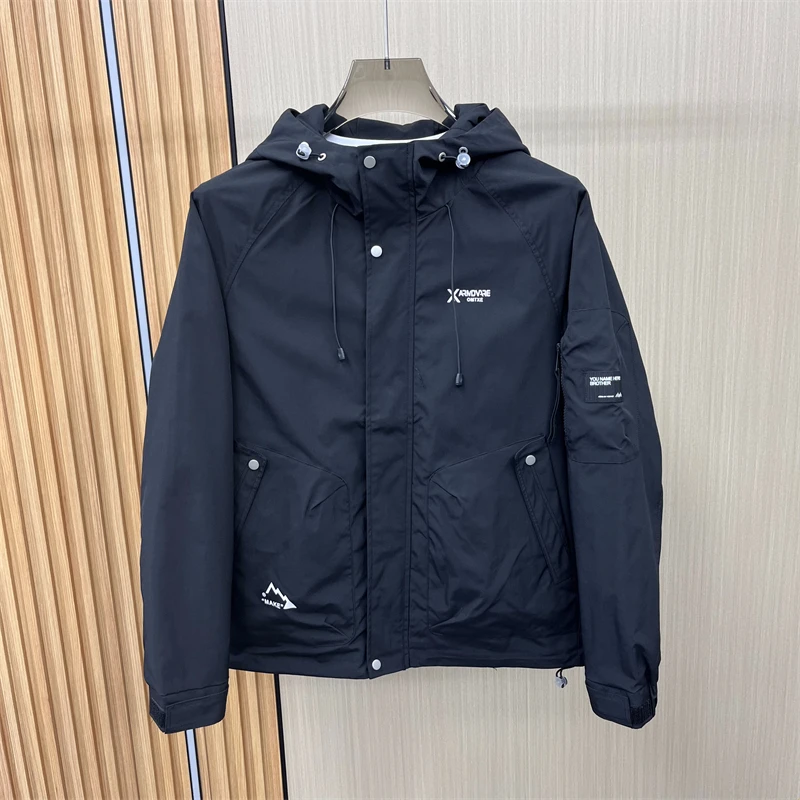 

Мужская демисезонная куртка с капюшоном для активного отдыха и работы, устойчивая к сминанию, приталенного кроя, с длинными рукавами, на молнии, весна 2025