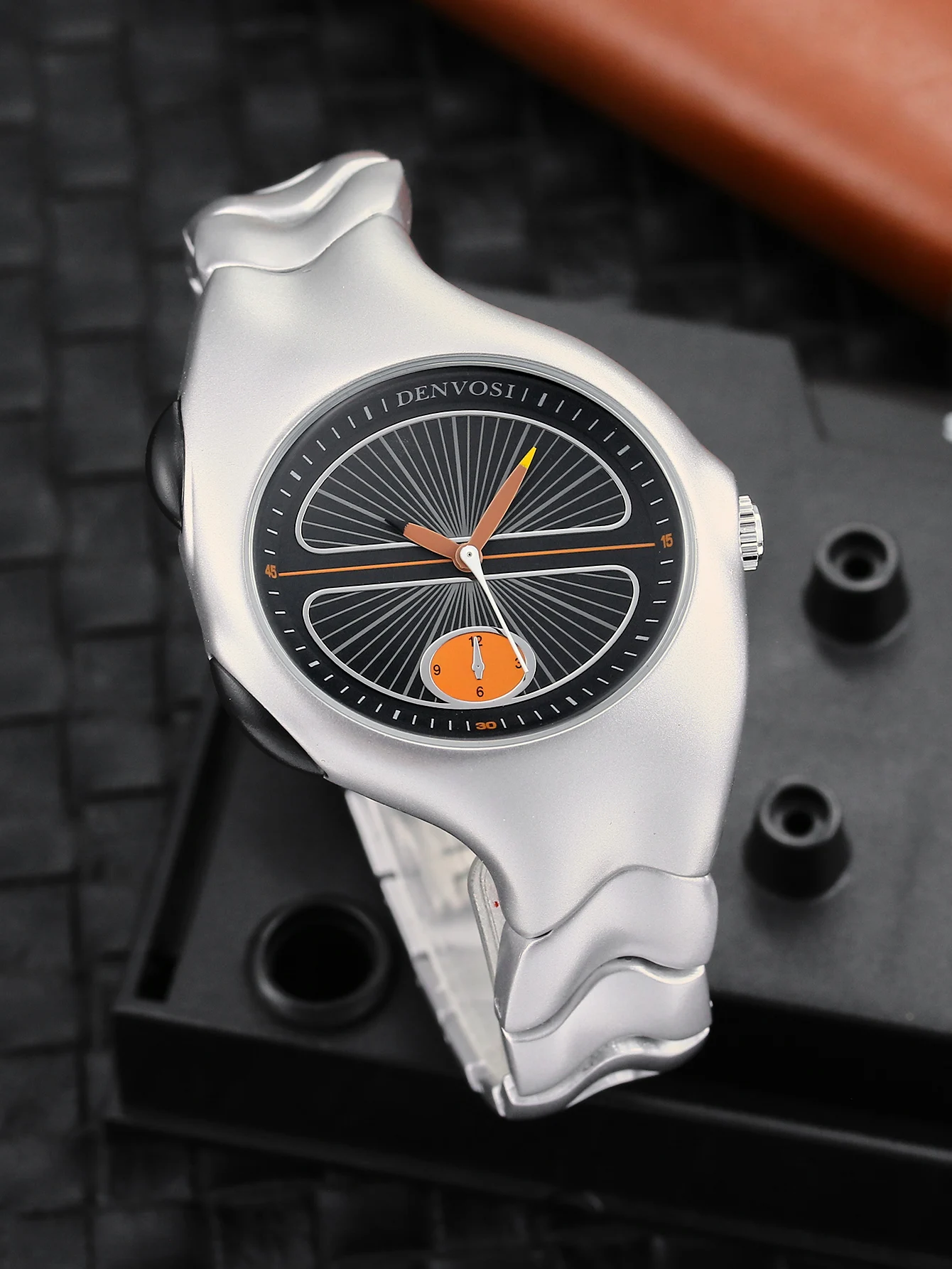 Alien Twist Original Watch Distorted Y2K Watch Men Quartz Watch Fashion Trendy Retro Watch Sports Niche Personality Design