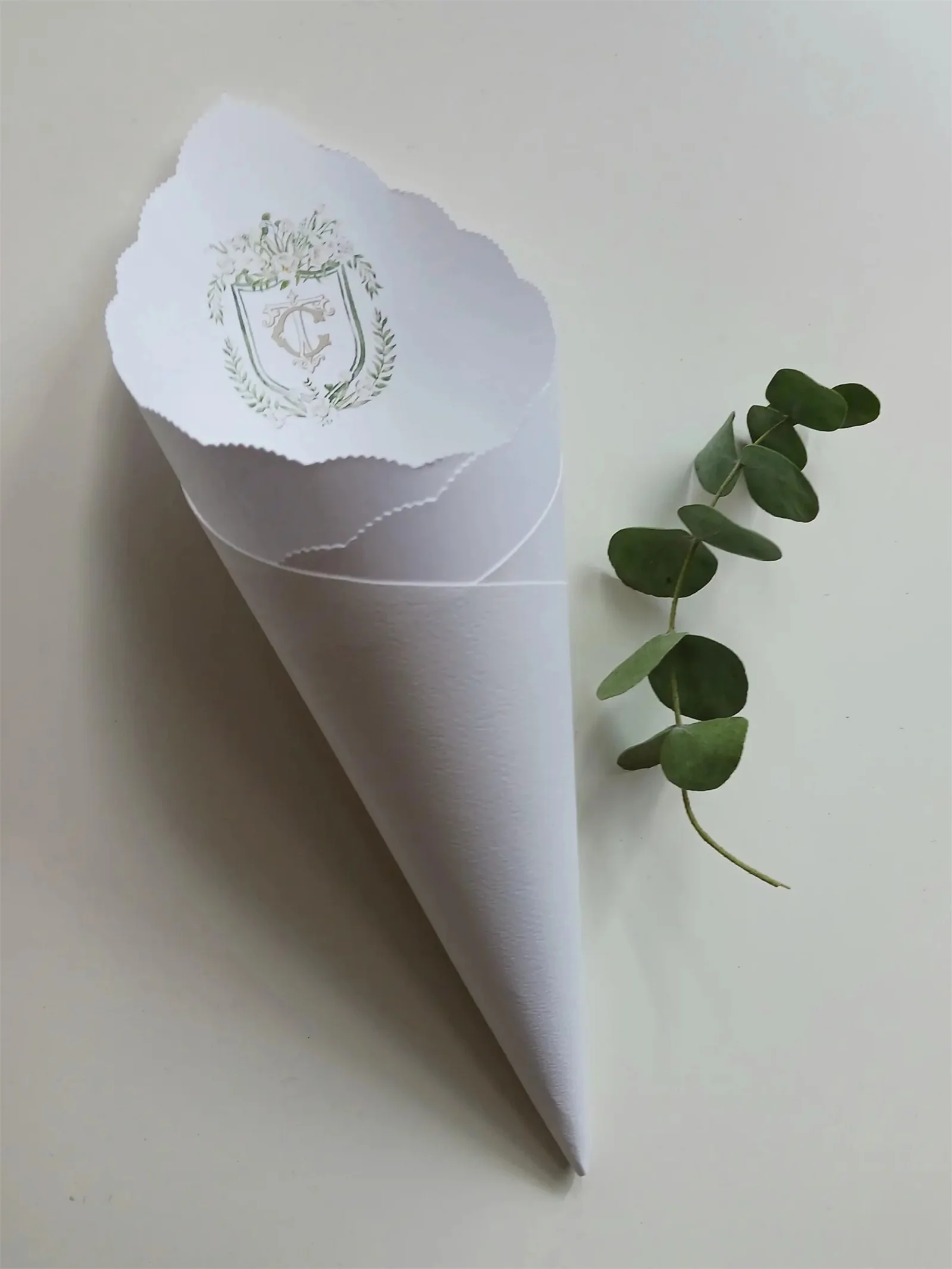 25 قطعة مخاريط زفاف مع شعار مخصص، ألوان، رقائق معدنية لإرم البتلة، قصاصات، لصالح، حلوى، بار، سلة، إرسال الحفل - Bist