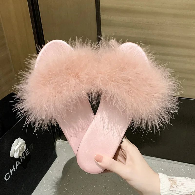 2024 Korean Version of The Hot Seller New Summer Flat Fluffy Slippers Women Wear Fashion Low Heel Flip-flops Feather Flip-flops