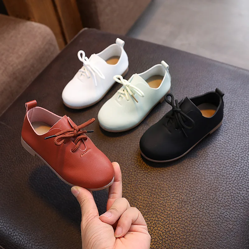 子供用カジュアルシューズ 男の子 女の子 幼児 ビッグキッズ 学校 学生 ホワイト フラット 革靴 クラシック ファッション ソフト レースアップ