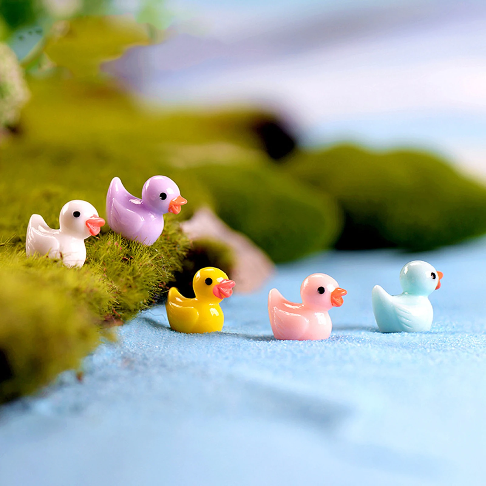 

100 PCS Realistic Shape Mini Resin Ducks Ornament Miniature Figures Duck Resin Handicraft Micro Landscape Dollhouse Decoration