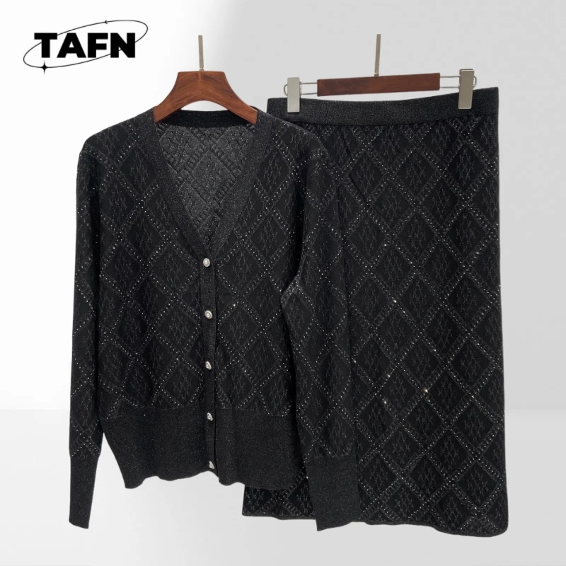 

Women's Matching Skirt Set, Comfortable and Versatile for Any Occasion Trendy Women's , Perfect for Daytime Outfits AK0907