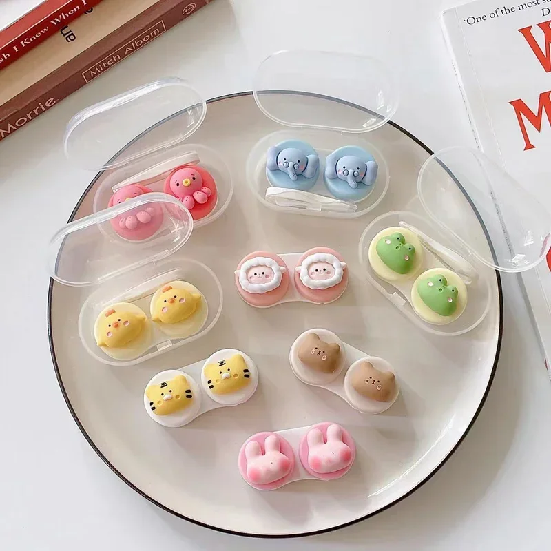 קריקטורה נושאת צפרדעים עדשות בעלי חיים במקרה עבור מסיבת נסיעות עם עדשות פינצטה נשים קשר עם מחזיק ערכת מתנה