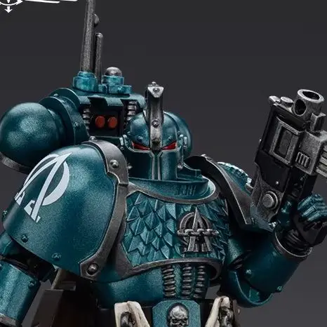 

【JOYTOY】Warhammer 40K The Horus Heresy Alpha Legion Legion Praetor with Power Sword Model 1/18 Action Figure