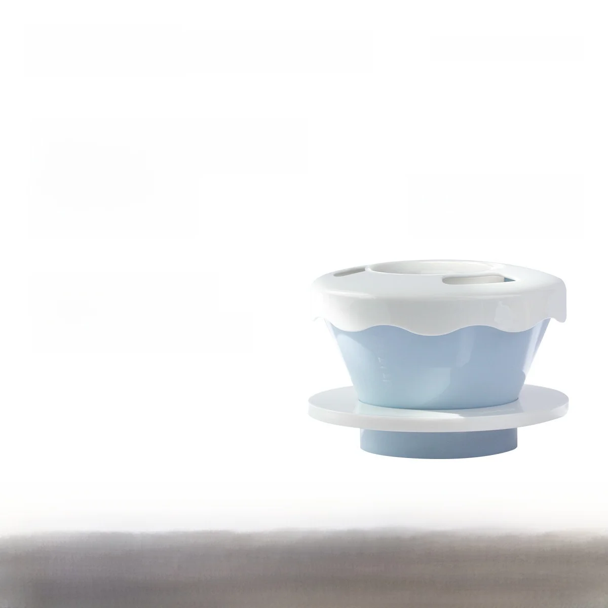 

Colin LilyDrip Collaborative Lilies Drip Coffee Filter Cup Milk Blue Hand-Poured Coffee Filter Cup Easy to Use Coffee Utensils