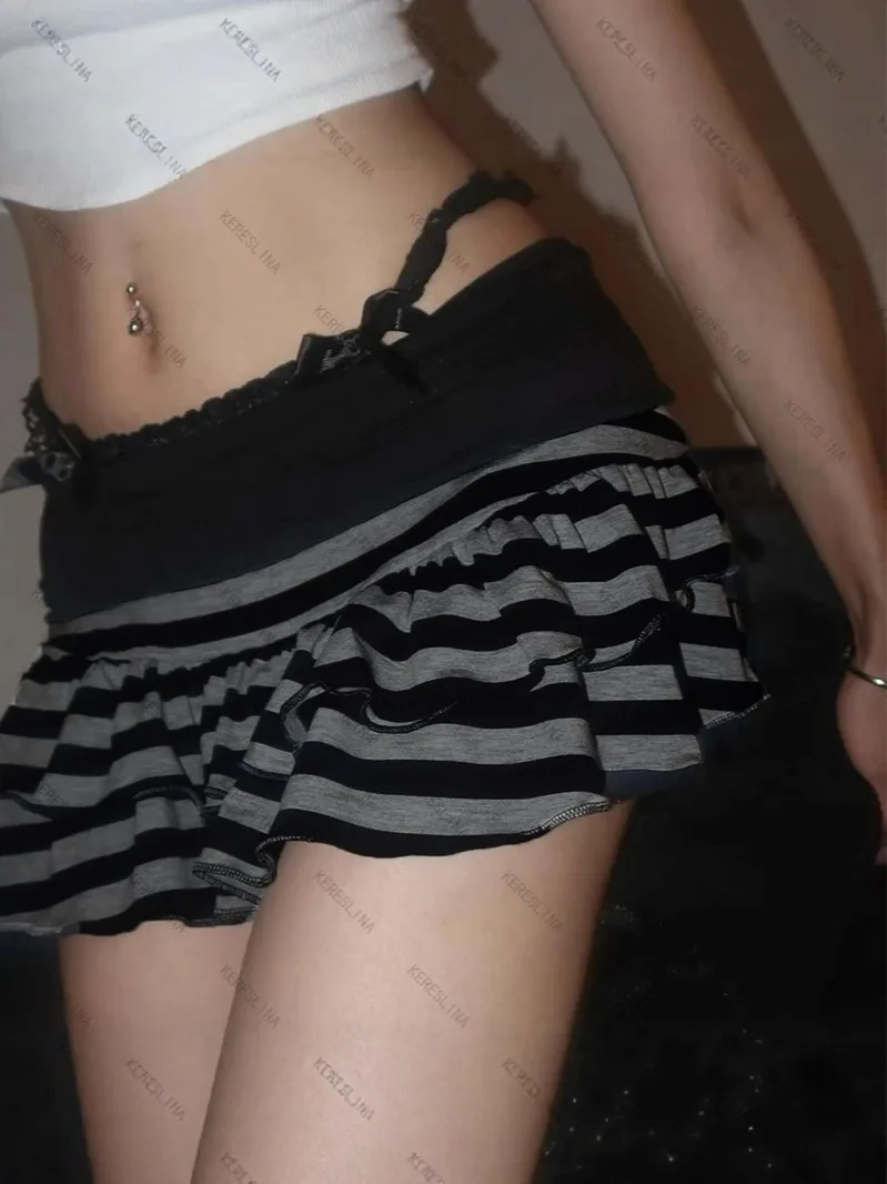 

Striped contrasting A-line short skirt fashionable street trend versatile sweet style niche spicy girl versatile short skirt Y2K