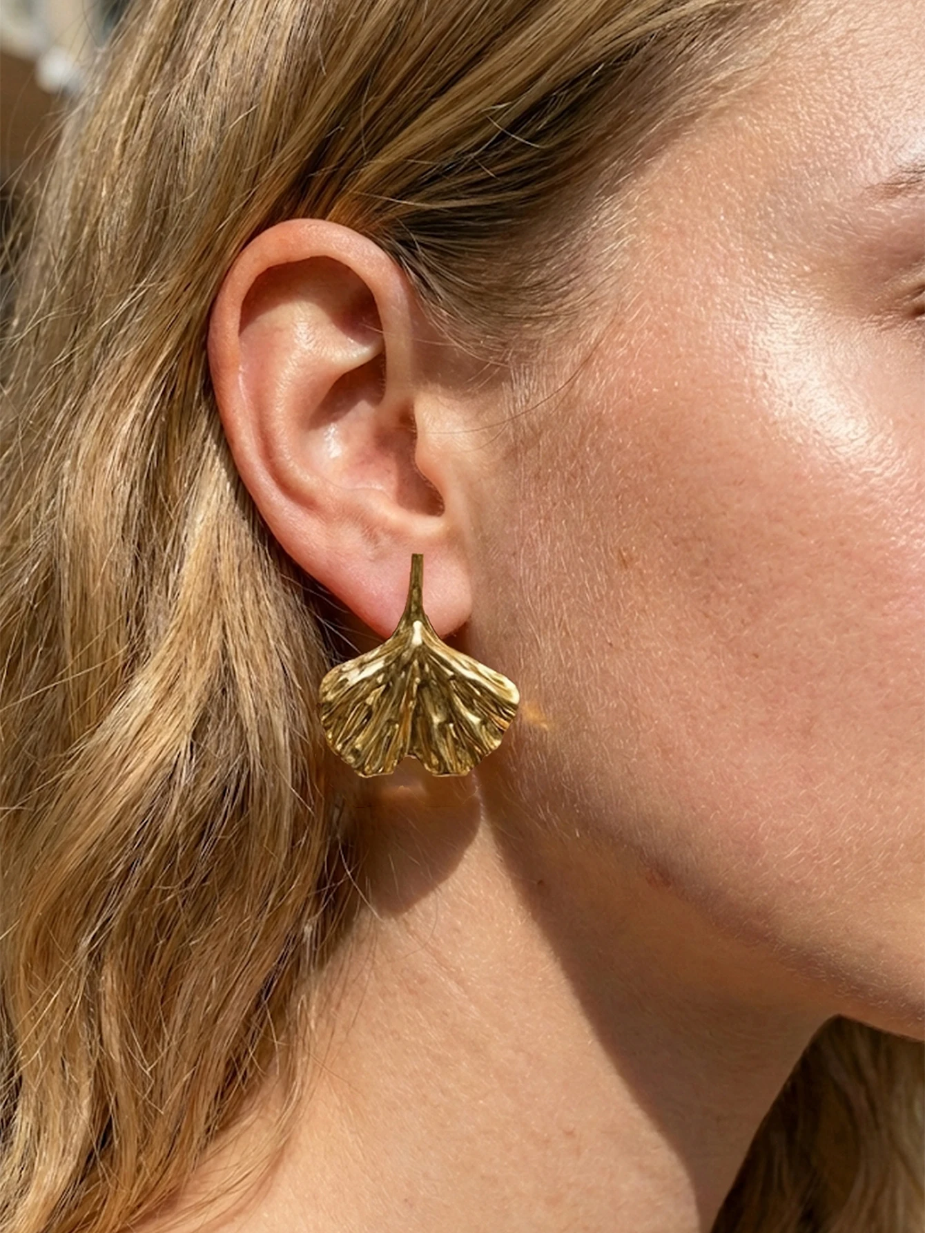 European American Fashion Plant Niche Ins Ruffled Ginkgo Leaf Unisex Personality All-match Elegant Stainless Steel Drop Earrings