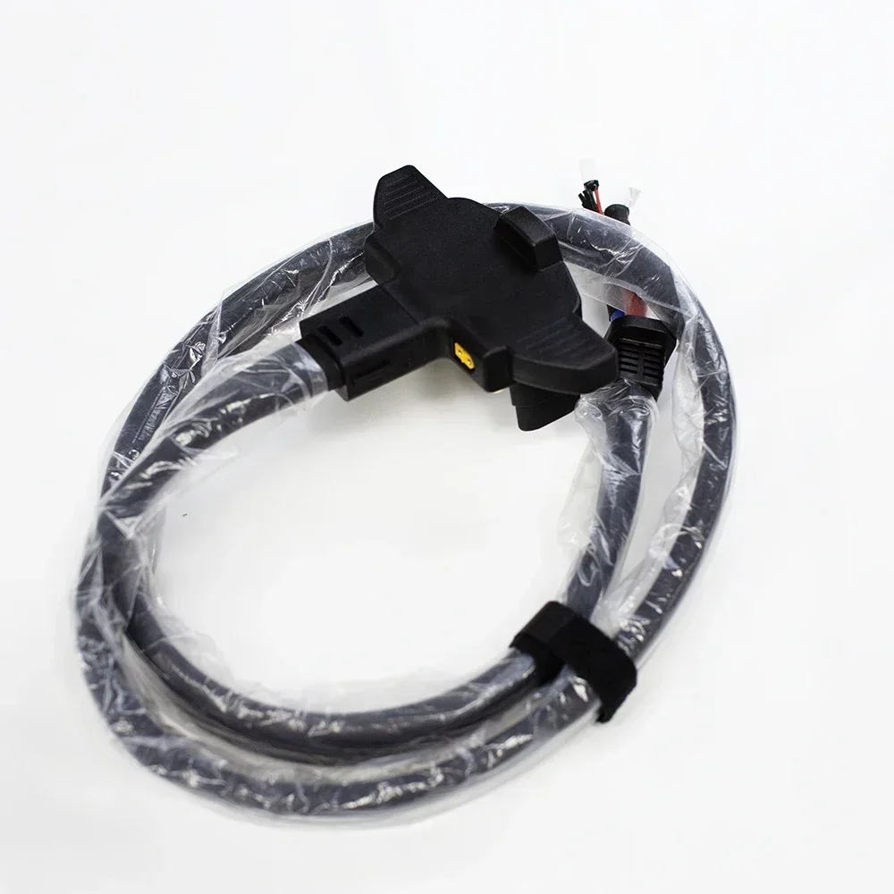 สายชาร์จเครื่องกำเนิดไฟฟ้า 1.5 เมตร รุ่น D12500iE สำหรับโดรนเกษตร DJI Agras T60 อุปกรณ์เสริมสำหรับการป้องกันพืช อะไหล่ซ่อม