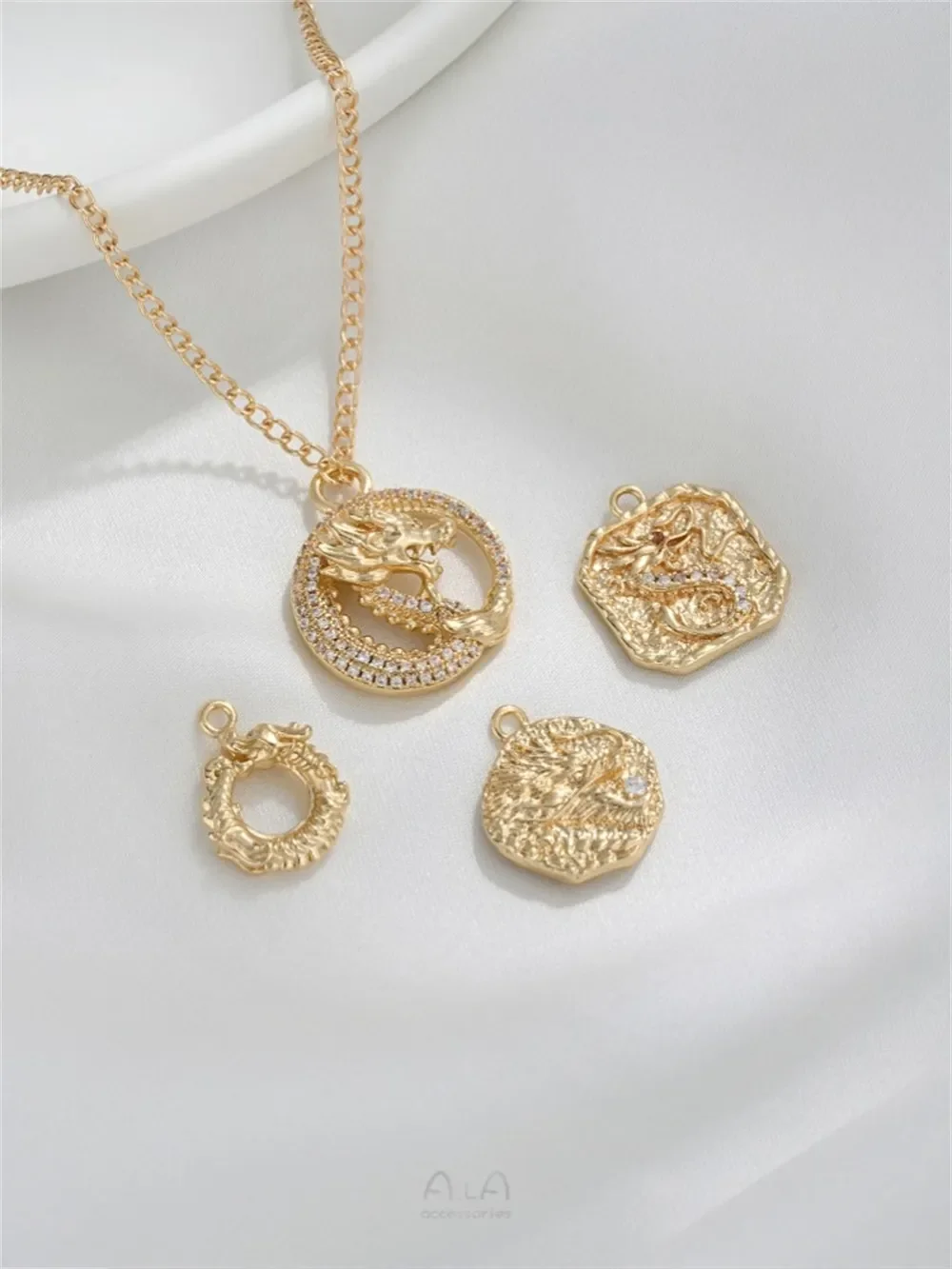 

14K Bao Jinsheng Laban Xiao Year Pendant Dragon Brand Pendant Handmade Diy Bracelet Necklace Jewelry Charms Pendant Accessories