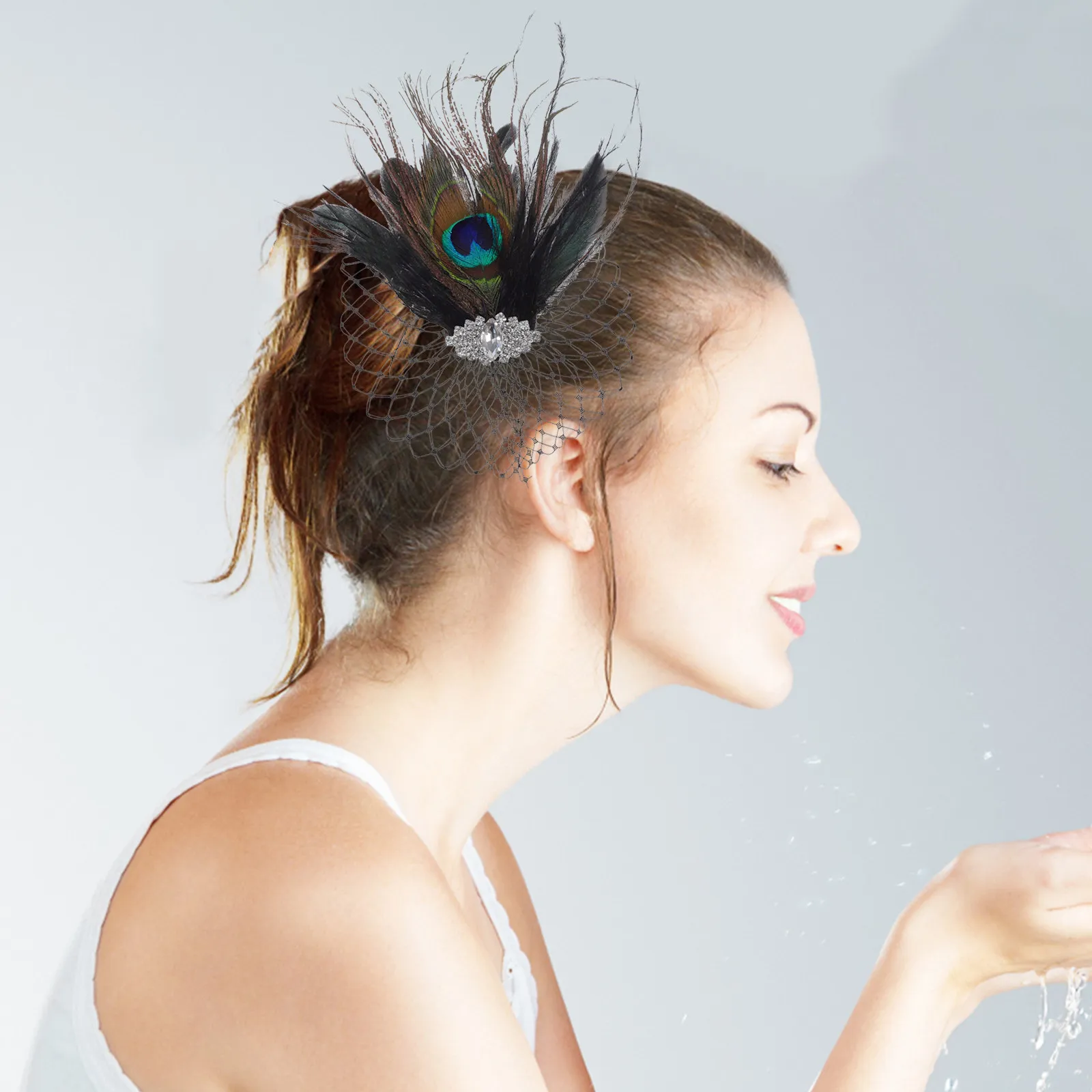 

Elegant Vintage Hair Clip Feathered and Mesh Design Secure Fit for Wedding Party Carnival Dance Events Women Fashion Hair