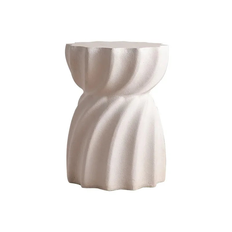 Nordic Round White Coffee Table Small Creative Side Table for Living Room Retro Minimalist Decor Photography Prop Furniture