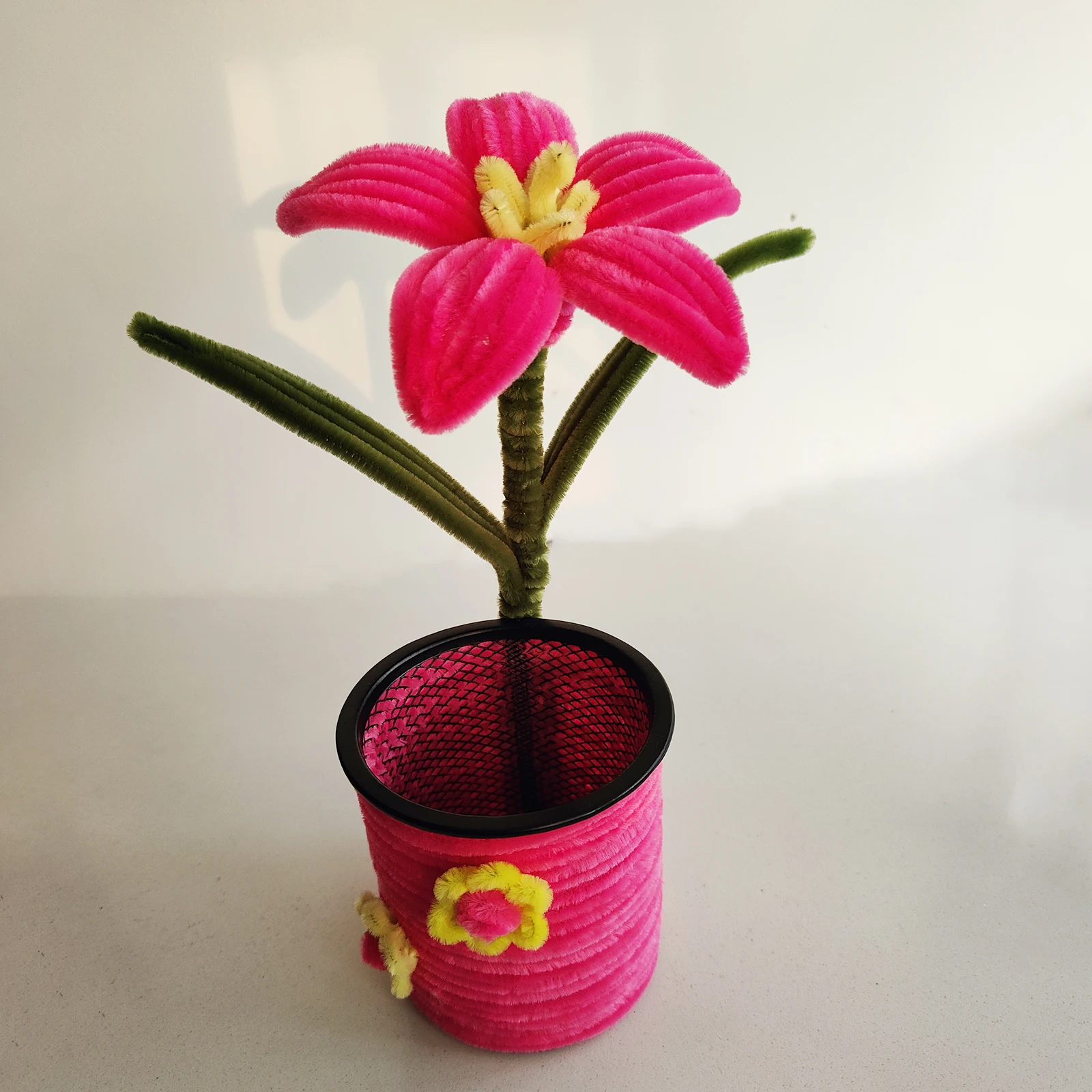 

Handcrafted Completed DIY Pen Container Pen Holder Flower Dried Plant Home Decor Office Piece Vibrant