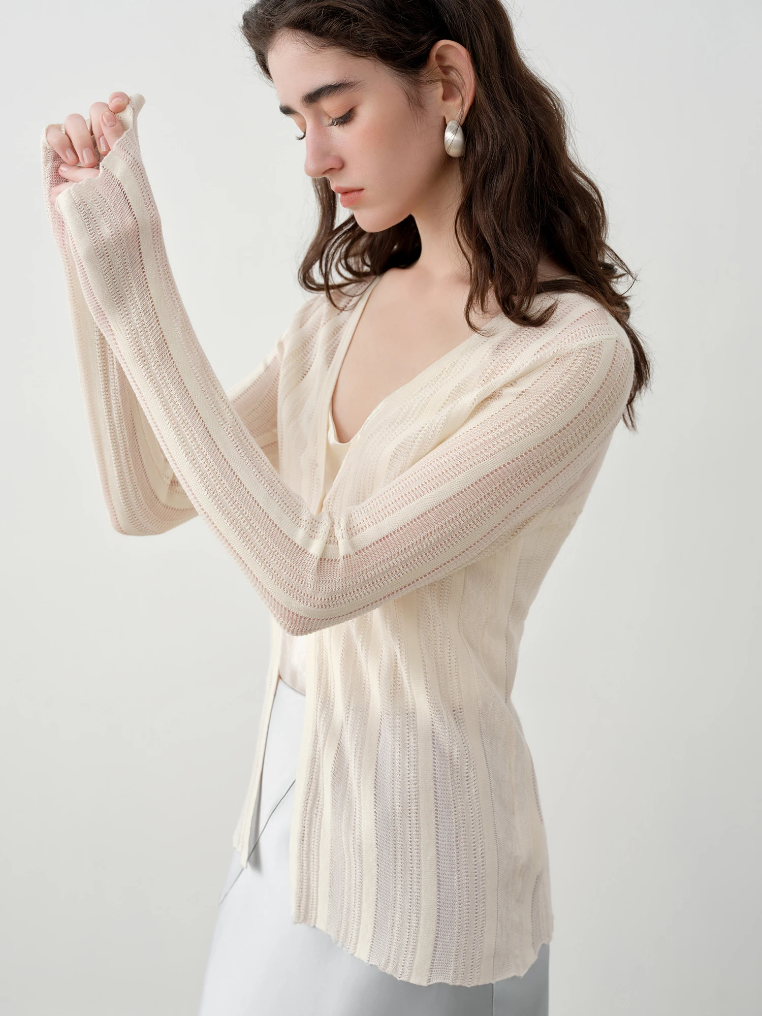 ZIQIAO Gentle Striped Textured V-neck Knit Cardigan for Women New Arrival for Summer 2026 Slim Solid Beige Long Sleeve