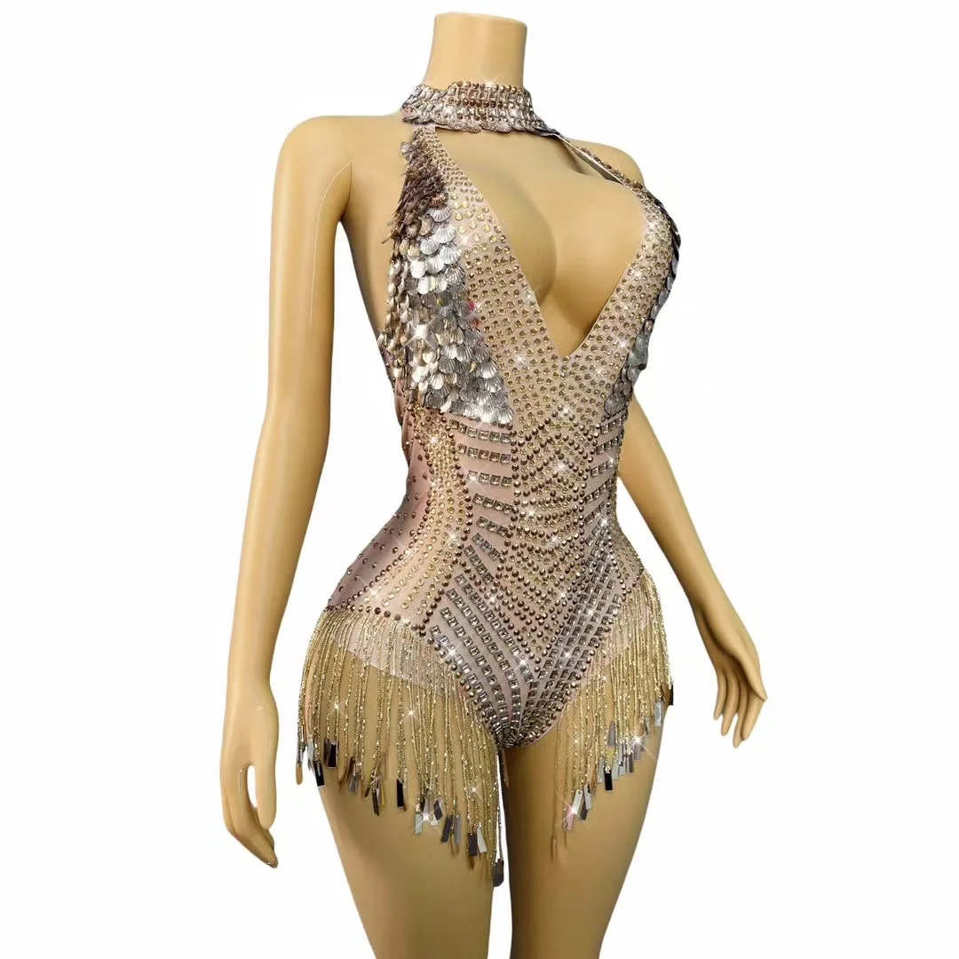 Kostium showgirl, luksusowy strój na imprezę, błyszczące cyrkonie, łańcuszki, cekiny, obcisłe body, seksowny damski strój z odkrytymi plecami, luksusowy strój sceniczny.