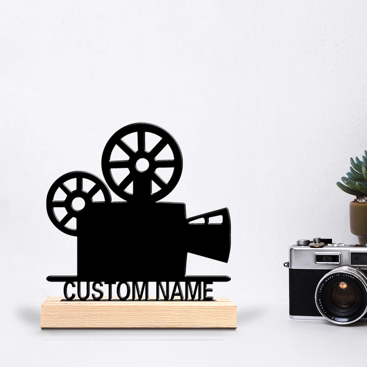 1 Stück Stilvolle Personalisierte Benutzerdefinierte Filmprojektor-Metallstatue Metallkunst mit Holzsockel Geeignet für Büro Schlafzimmer Wohnzimmer