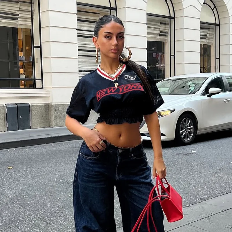 

Street style letter printed breathable grid quick drying T-shirt for women, V-neck, waist cinched, loose open navel short top