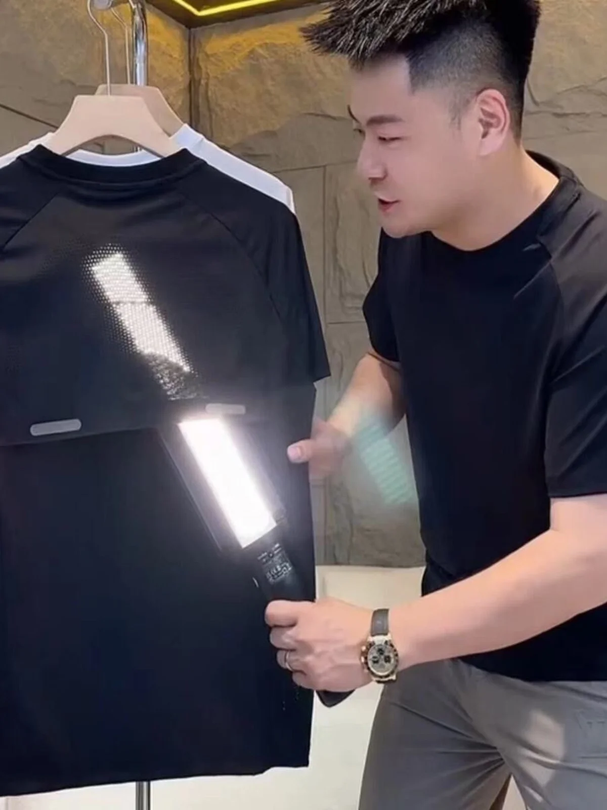 Qui Dry Ice Silk Breathable Men's T-irt Summer Faionable Elastic Ice Sensation Sport ort Sve Urban Sle Top