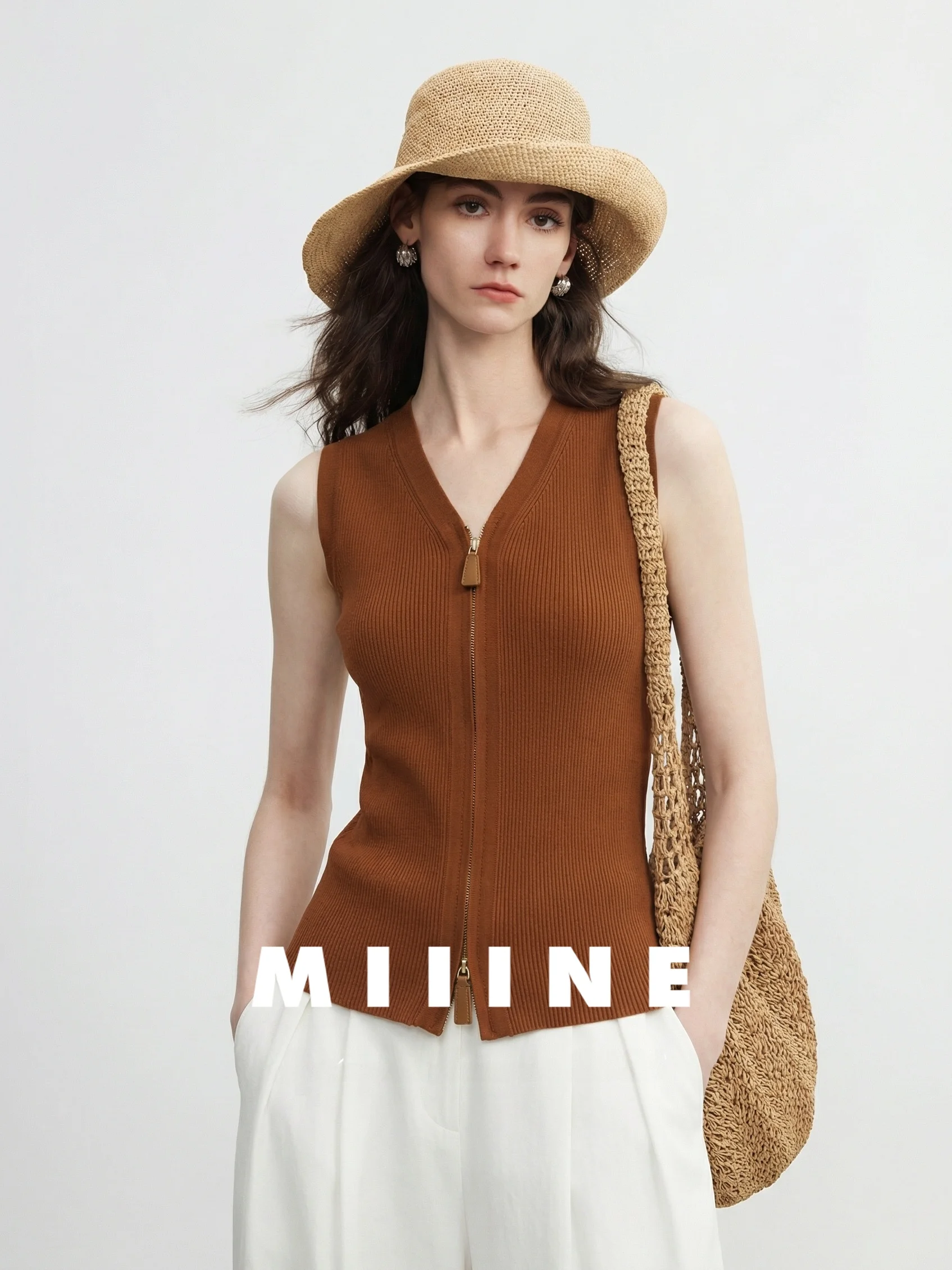 

Женский летний топ Miiine: вязаный жилет с V-образным вырезом и двойной молнией, без рукавов, для отпуска, стройнящий, универсальный, повседневный стиль