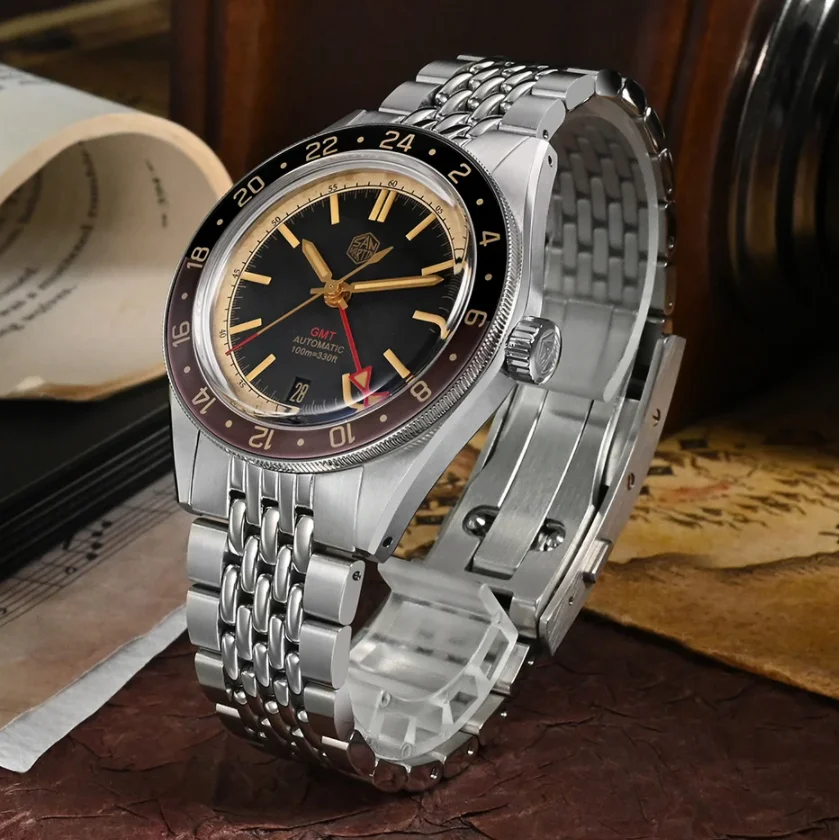 

San Martin Мужские часы GMT 39,5 мм Автоматические механические наручные часы 20ATM Светящийся сапфировый алюминиевый двунаправленный безель NH34