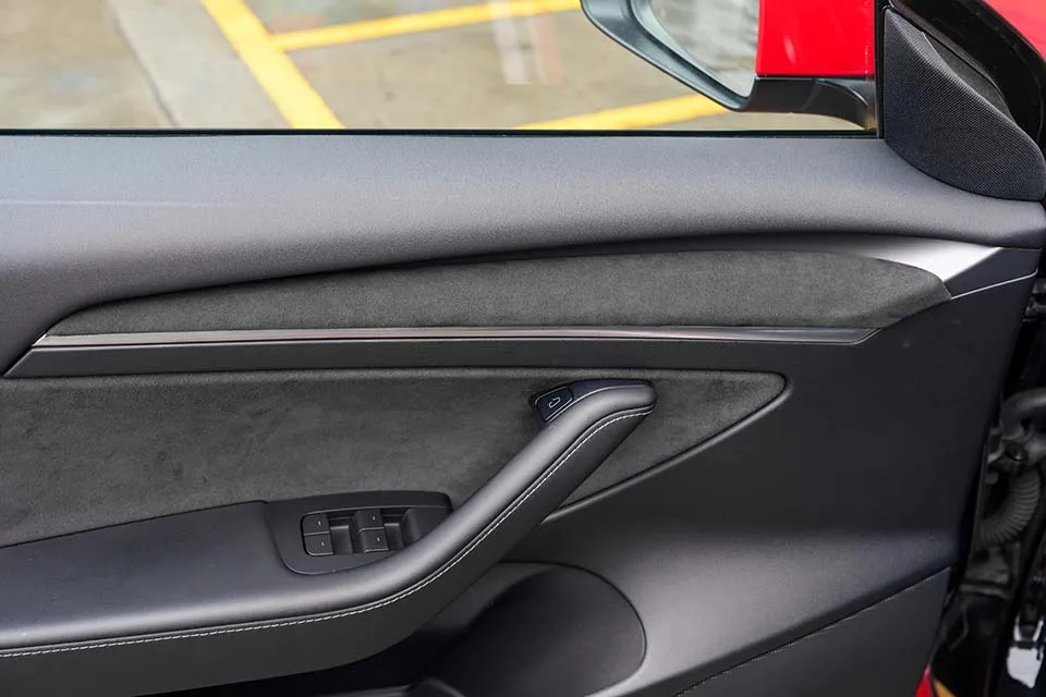 Für Tesla Modell 3 Modell Y 2020-2024 Alcantara Material Wildleder Hergestellt Dashboard Abdeckung Tür Trim Auto Innen Dekoration zubehör – Detail 6