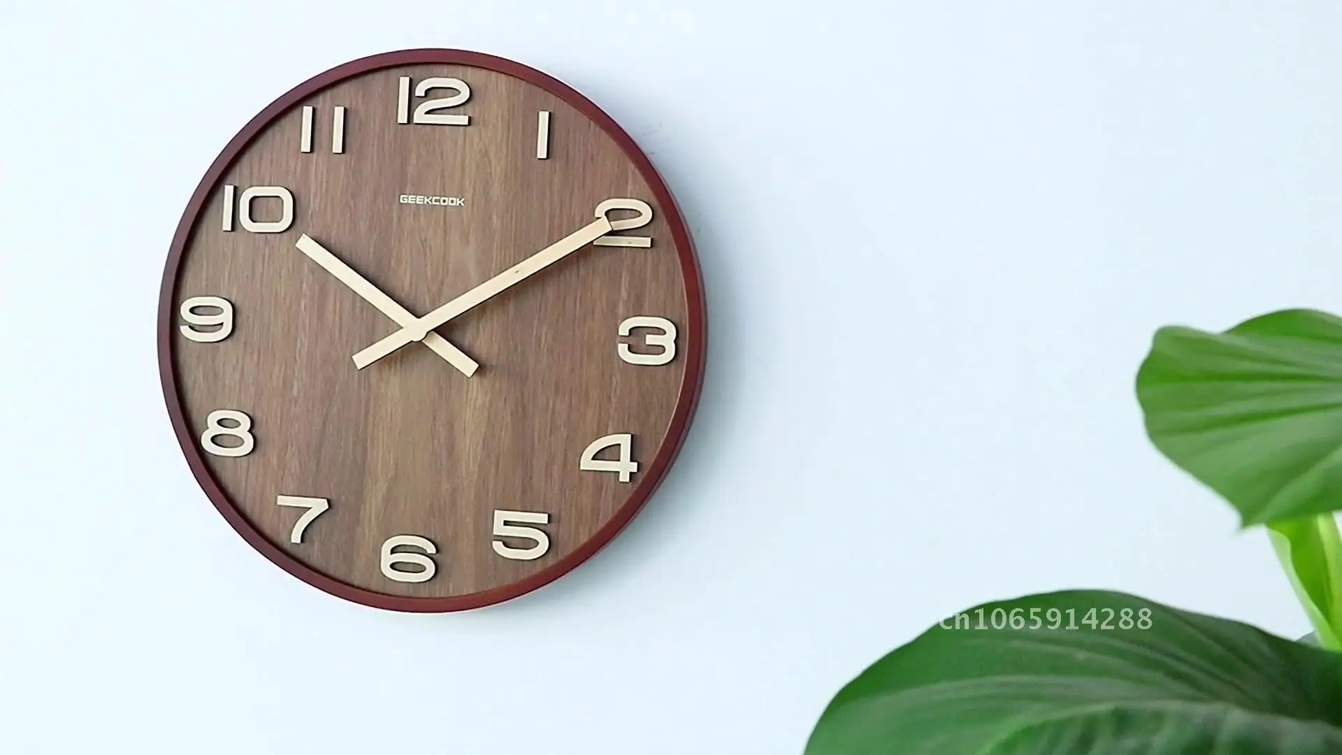 Quefwood Norwegian Forest Three-Dimensional Wall Clock Quartz Movement Battery Powered Round Shape Wood Case Living Room Decor