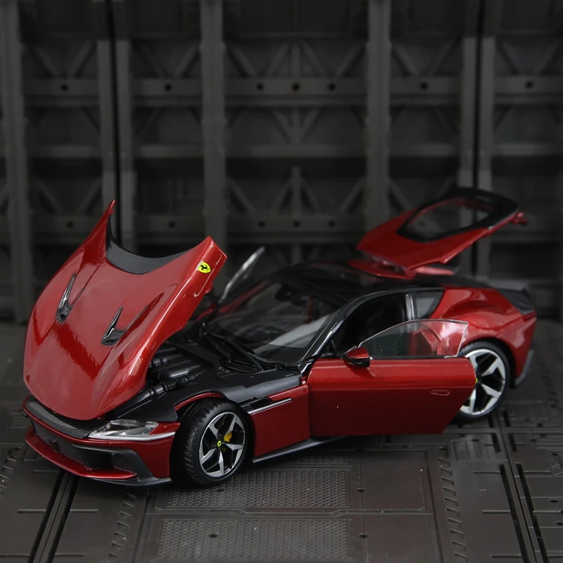 Bburago 1:24 Ferrari 12 Cilindri coche en miniatura de aleación colección de adornos estáticos, puertas y capó del motor, maletero se puede abrir