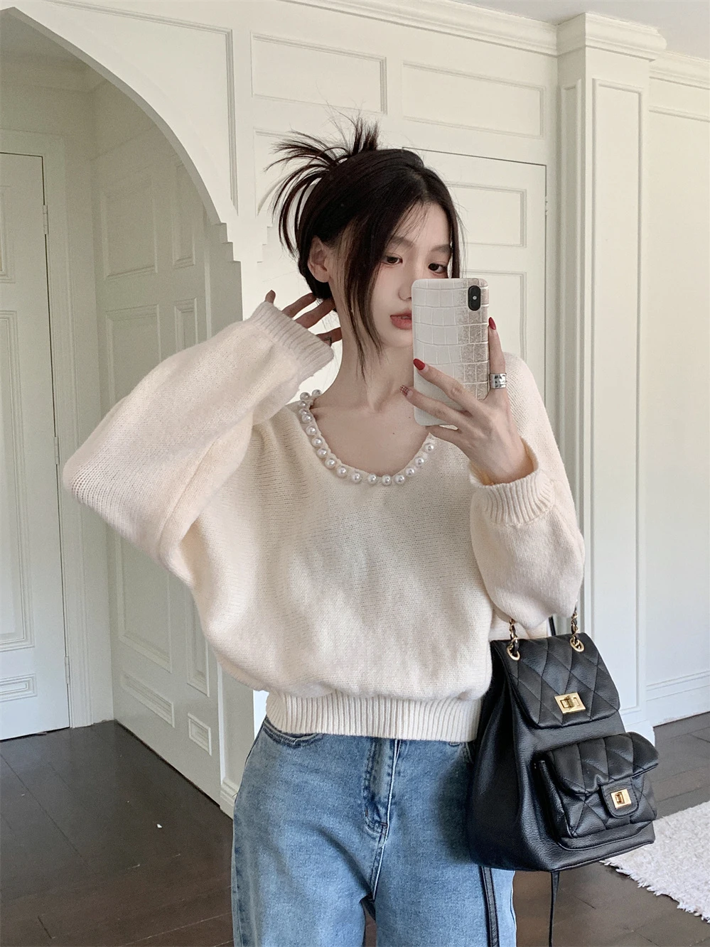 Heavy-Weight Pearl Embellished Women's Crew-Neck Sweater Soft Cozy Lazy Style Inner Wear Top for Autumn Winter