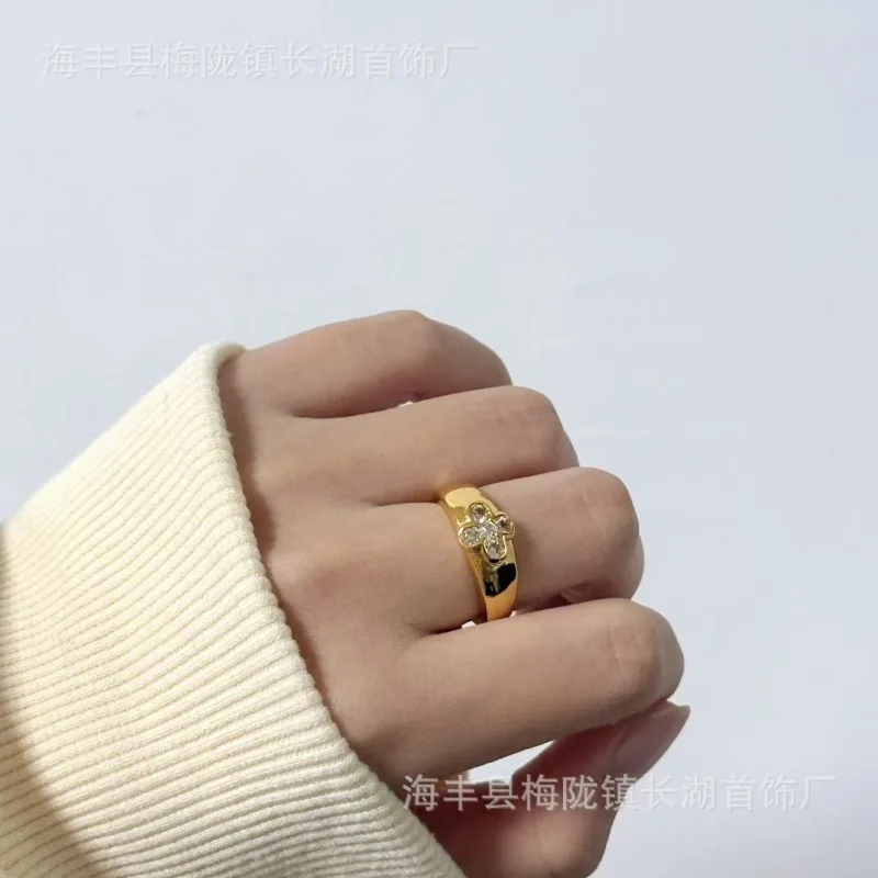 

Итальянское ретро-кольцо с изогнутым цветком и драгоценным камнем, винтажное покрытие, кольцо с цирконом и подсолнухом, сложенное