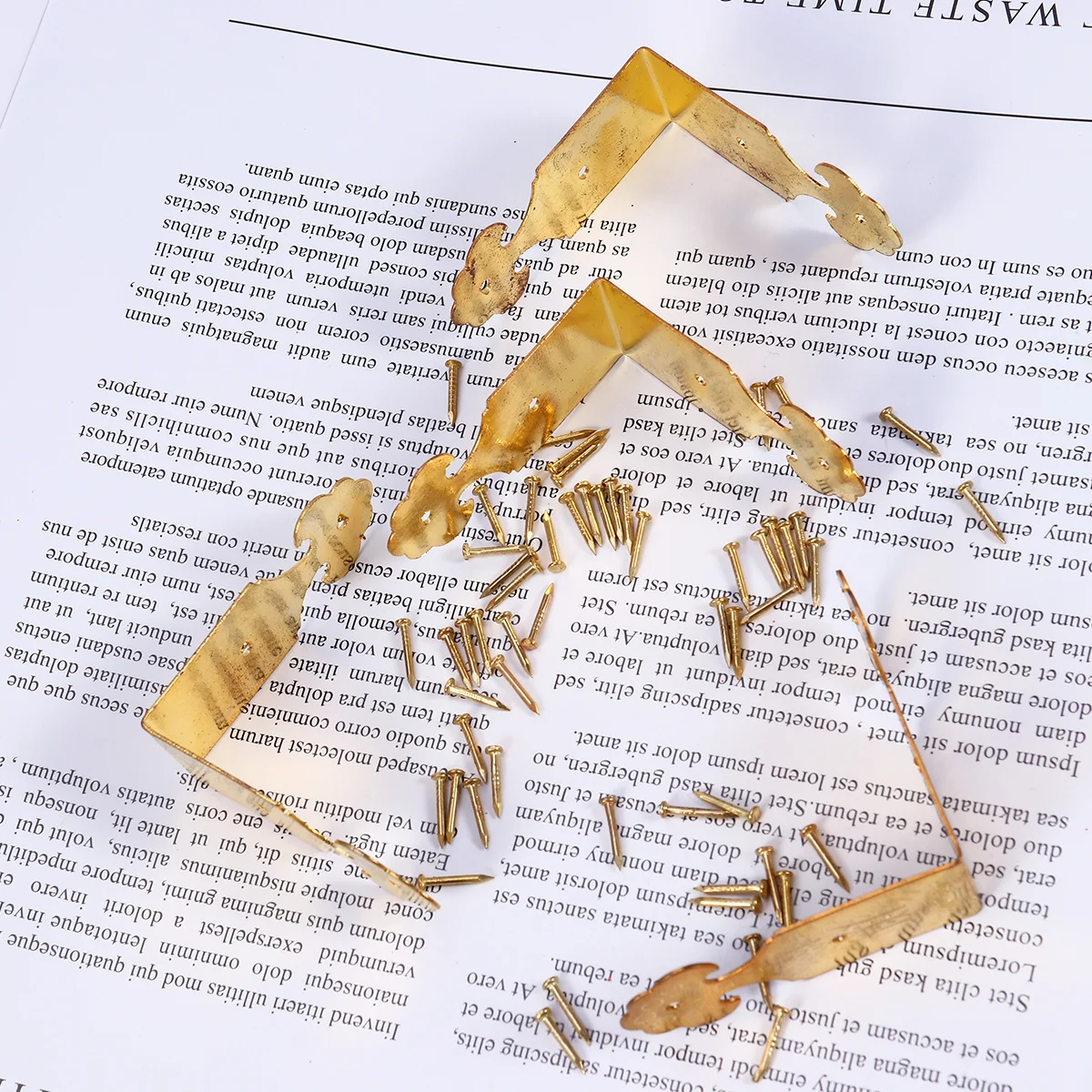 

4Pcs Iron Corner Brackets Vintage Luggage Case Jewelry Box Legs Protector Wood Case Feet Metal Decoration