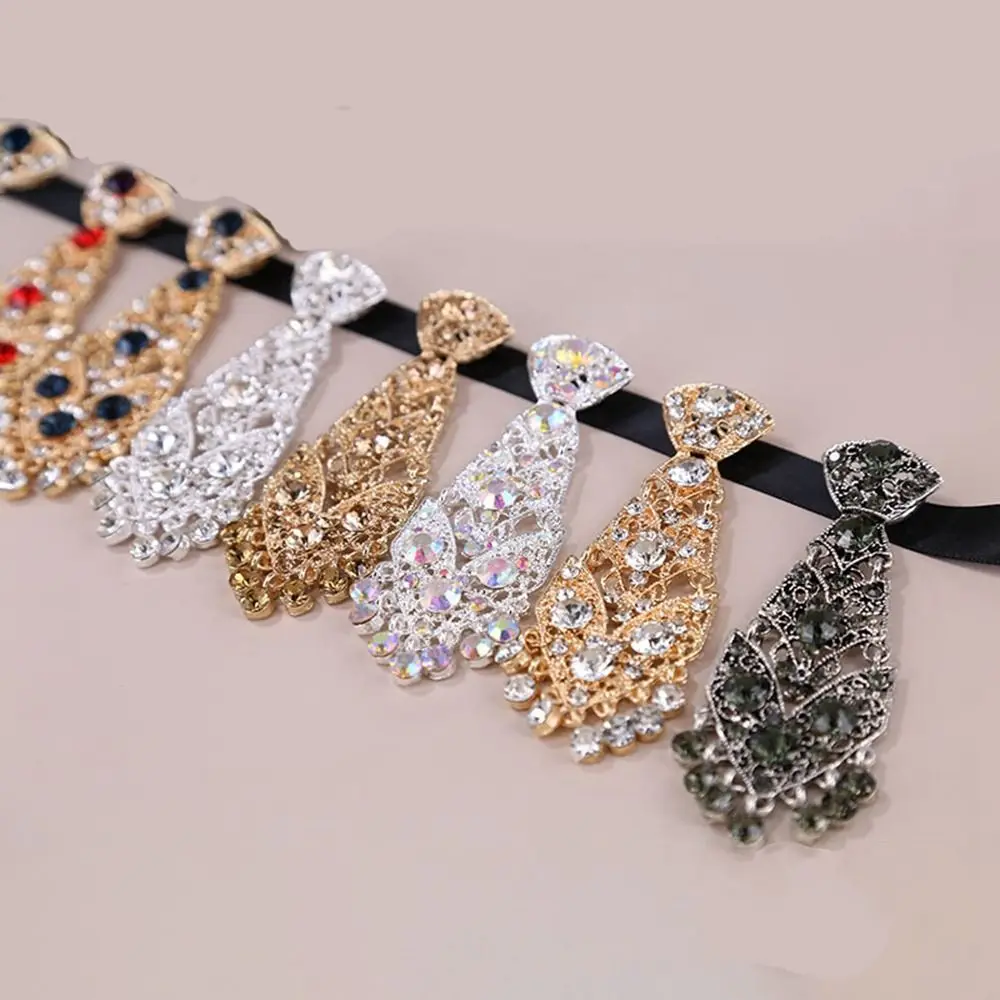 Hochzeitskrawatte Kristallkrawatte Englischer Gentleman-Stil Damen-Krawatte Herren-Krawatten Formelle Business-Krawatten Metall-Strass-Krawatte – Detail 1