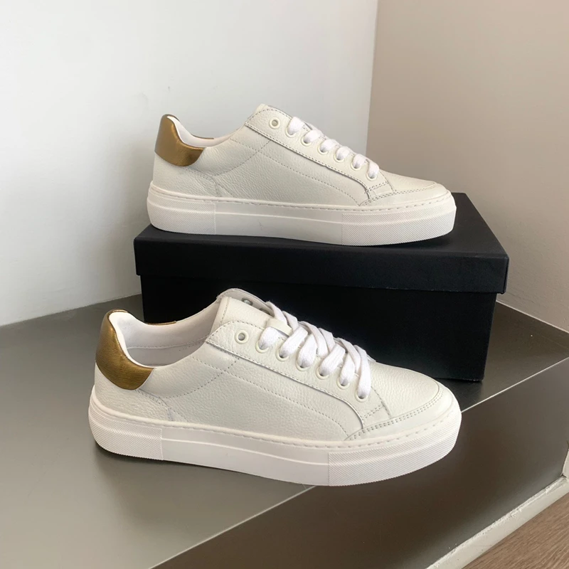 

Jenny&Dave British Fashion Gold Stitching Texture Leather Flat Shoes White Color Casual Vulcanized Shoes Women Sneakers