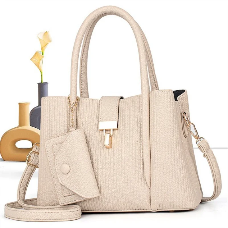 

Famous Designer Leather Women's Tote Bag Luxury Brand Fashionable Classic Elegant Commuter Vintage Bag