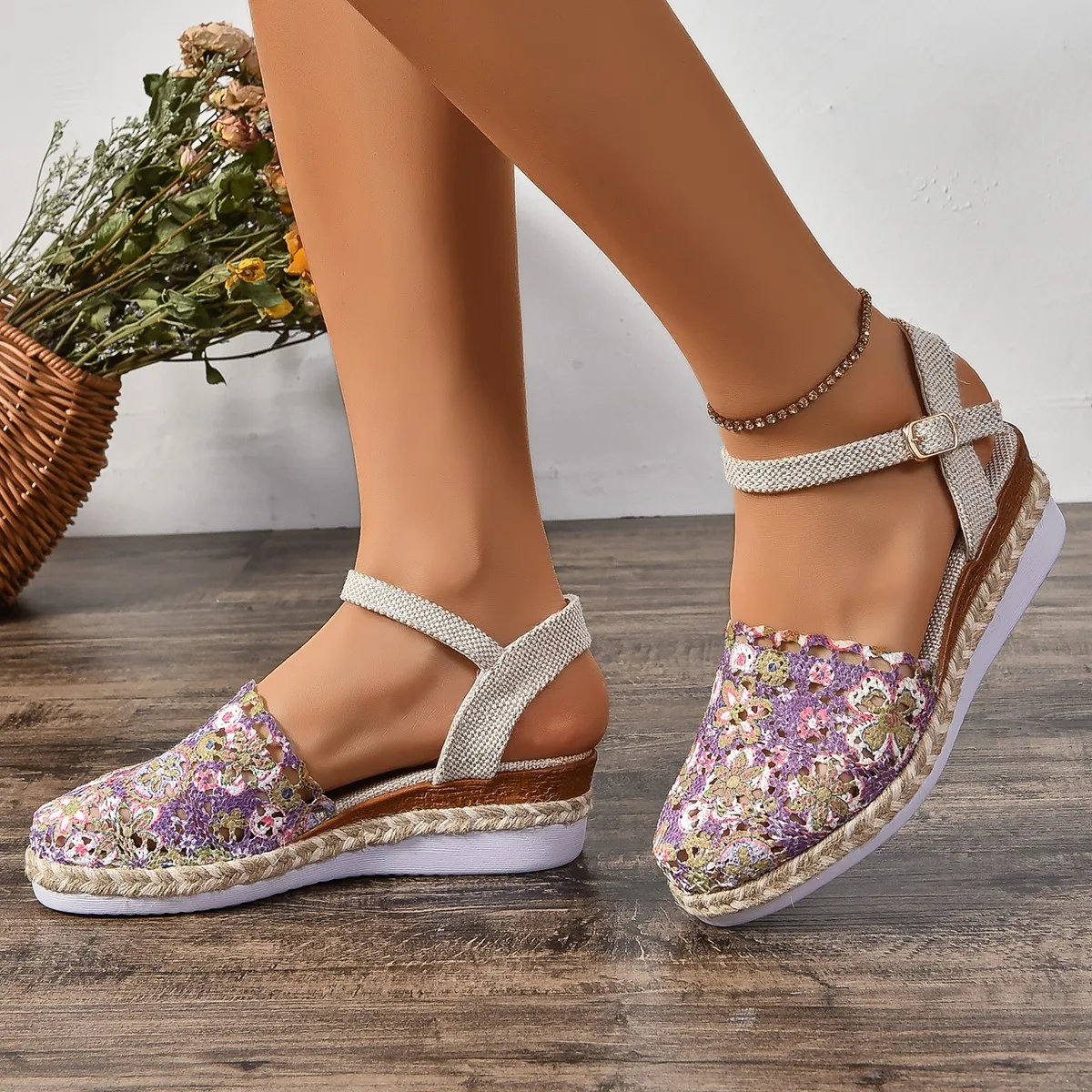 Hollow Women\'s Shoes Wedge Large Size Round Toe Women\'s Sandals