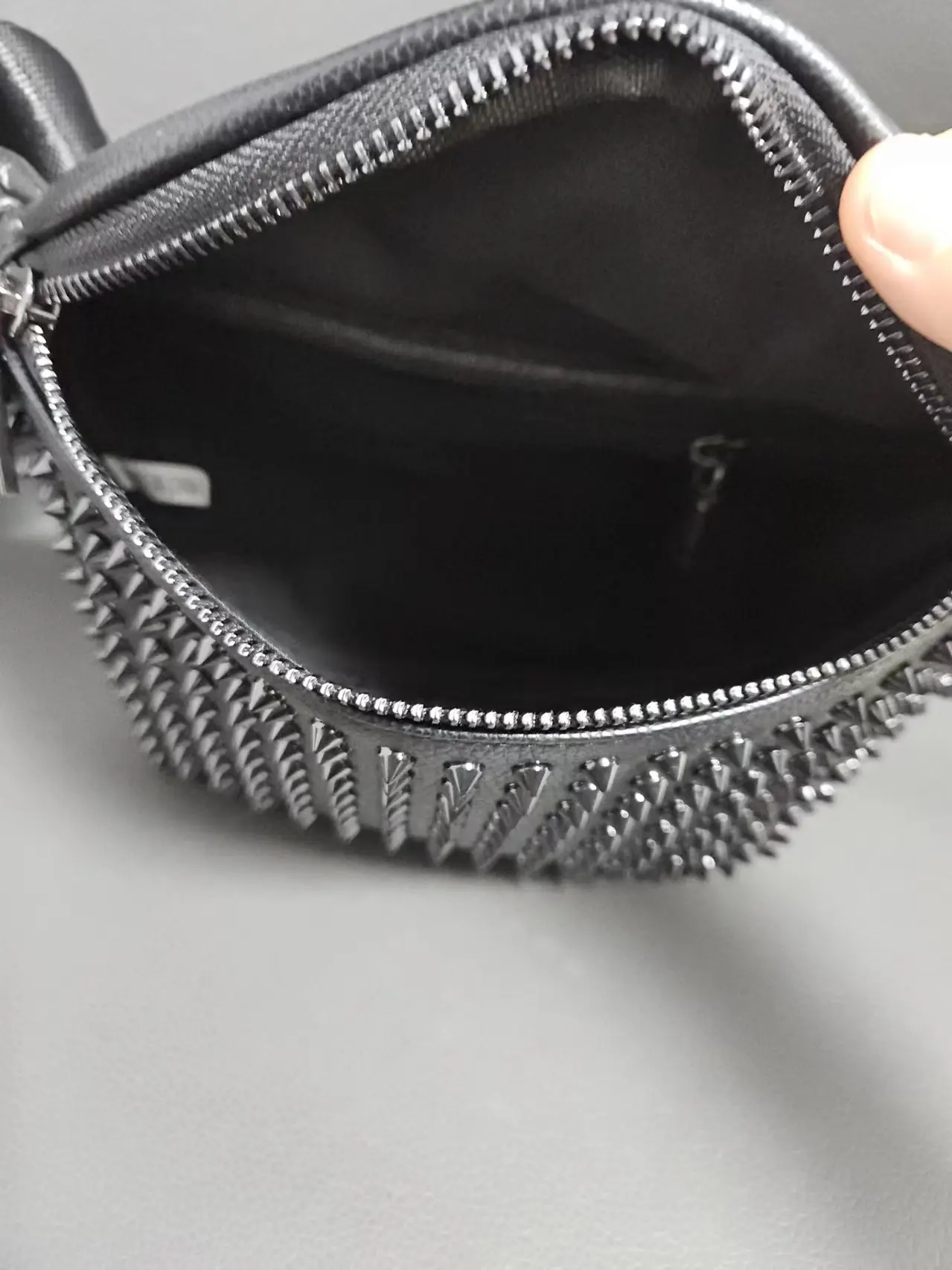 2024 Guangzhou High Quality Y2K Black PU Leather Fanny Waist Chest Purse Handbag With Rivet