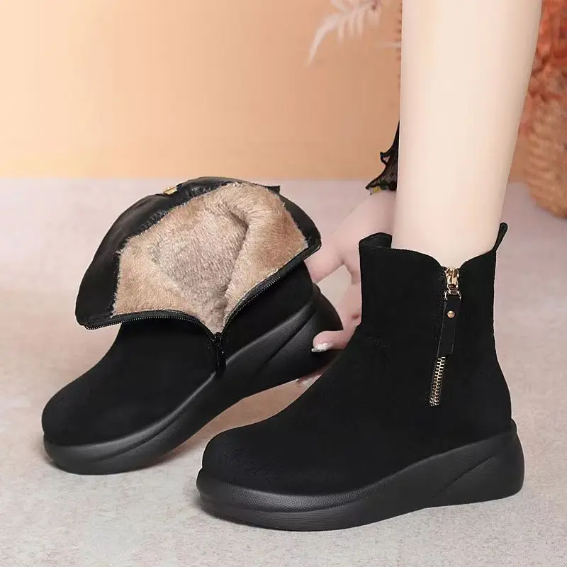 

Женские зимние новые зимние ботинки из натуральной кожи на танкетке, зимние ботинки на толстой подошве, нескользящие, утолщенные, плюшевые, сохраняющие тепло, с круглым носком, на молнии, ботильоны из хлопка