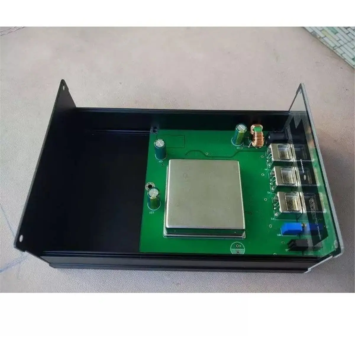 10MHz OCXO FREQUENCY STANDARD 2 Channel Sine Wave 1 Channel Square Wave EU PLUG
