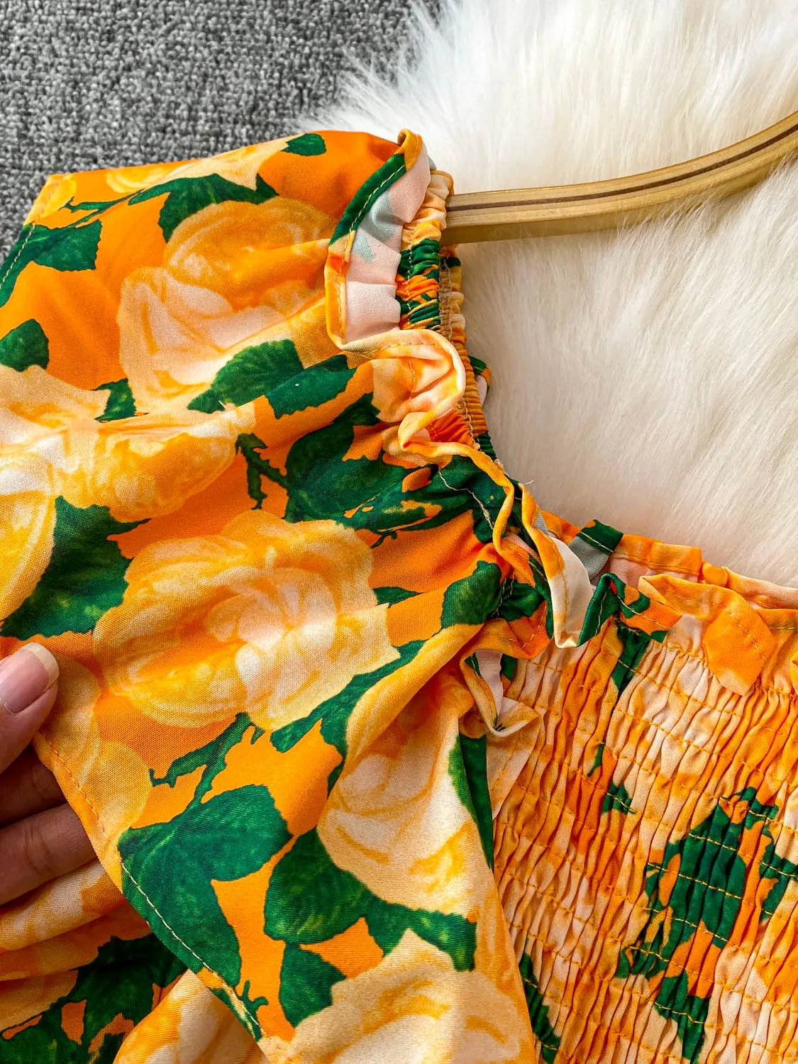 بلوزة نسائية صيفية قصيرة بتصميم كوري، بأكمام منفوخة وياقة مربعة، مزينة بكشكشة زهرية، وقصة ضيقة مع خصر مطاطي #5