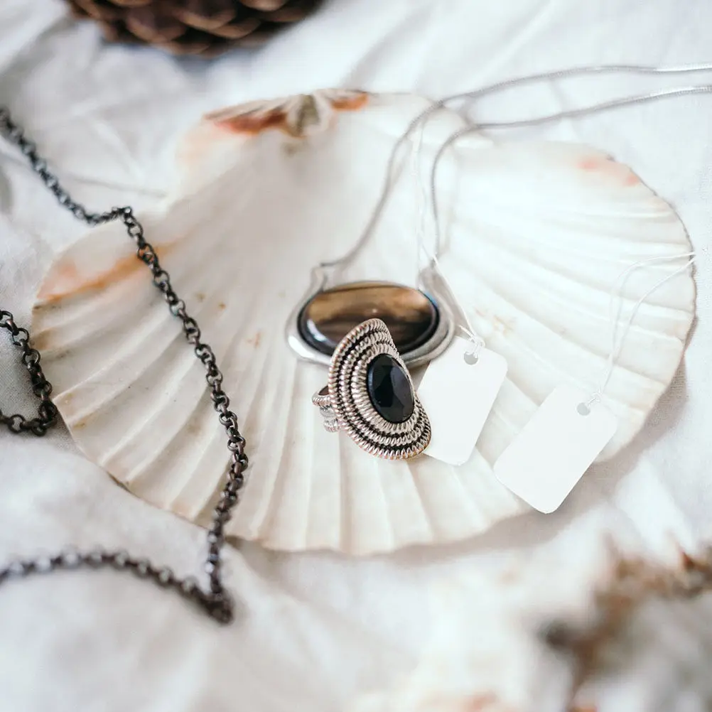 

200Pcs Price Tag Hanging Tags Blank Paper Jewelry Tags for Shops Supermarkets Displays Labels Price Tag Hangtag