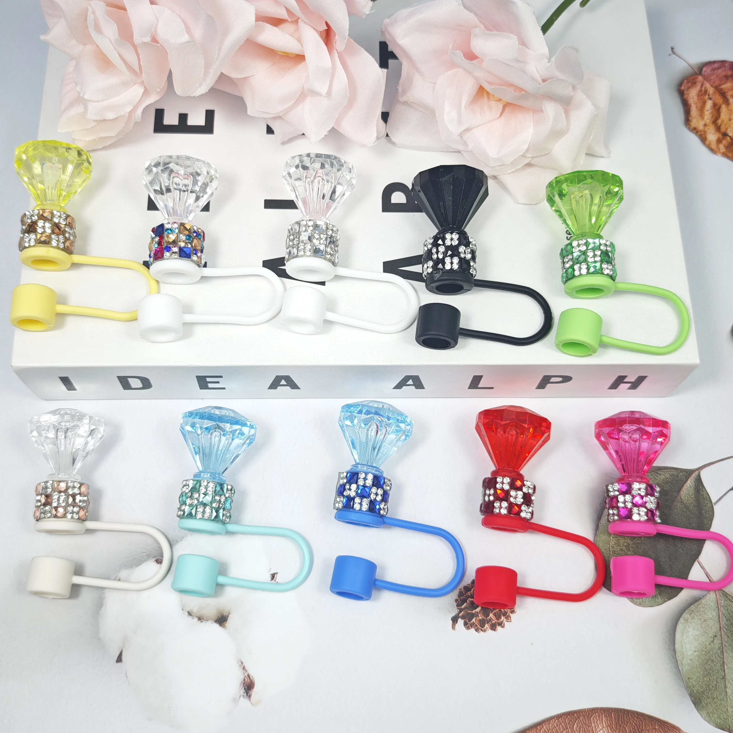 

New Diamond-Encrusted Pearl And Diamond Straw Cap Protective Case