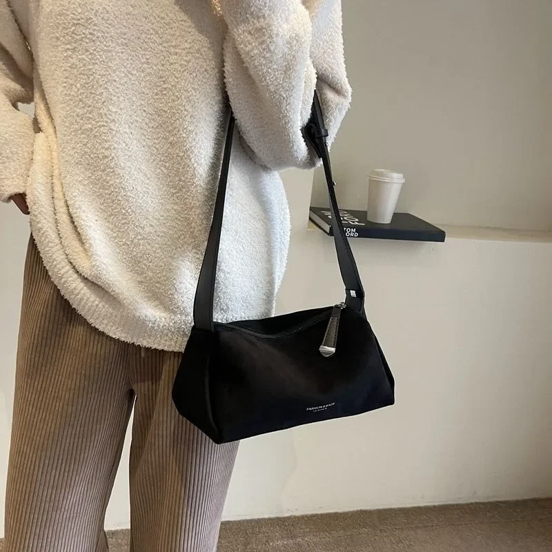 High Appearance Level Suede Bag Autumn and Winter New Style Simple Fashion Crossbody Bag Vintage Niche One-shoulder Commuter Bag