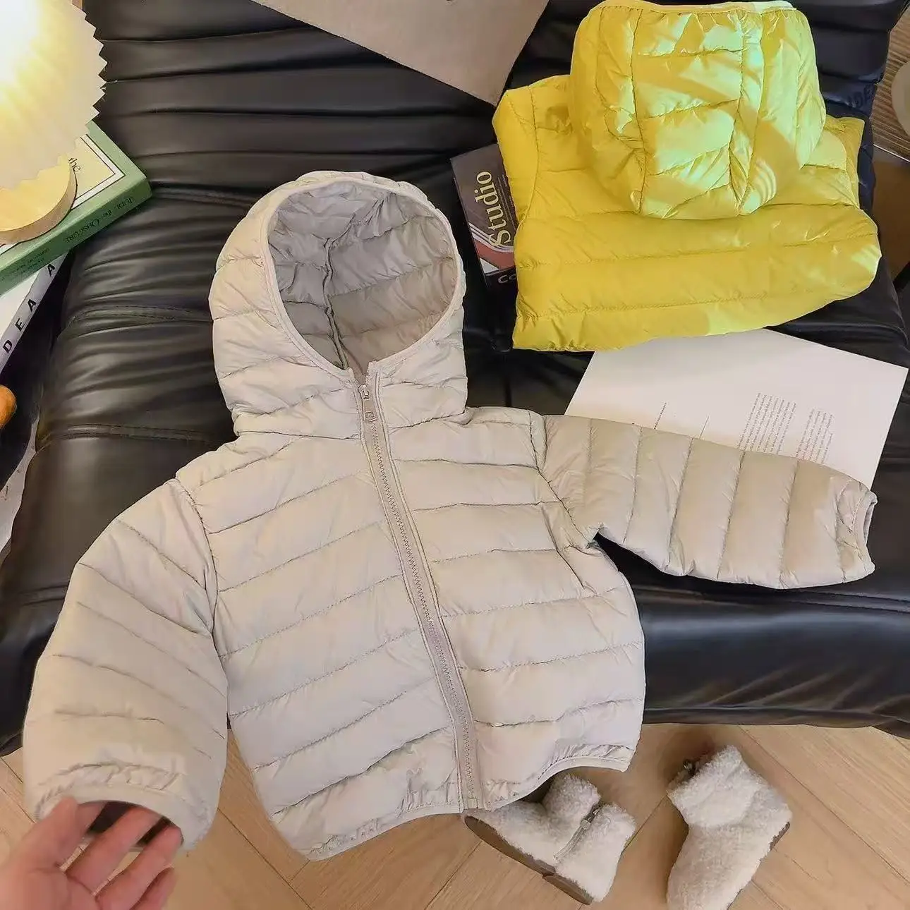 Children's Lightweight Down Jacket Out Of Season Autumn Winter New Comfortable Boys and Girls Hooded Coat White Duck Down