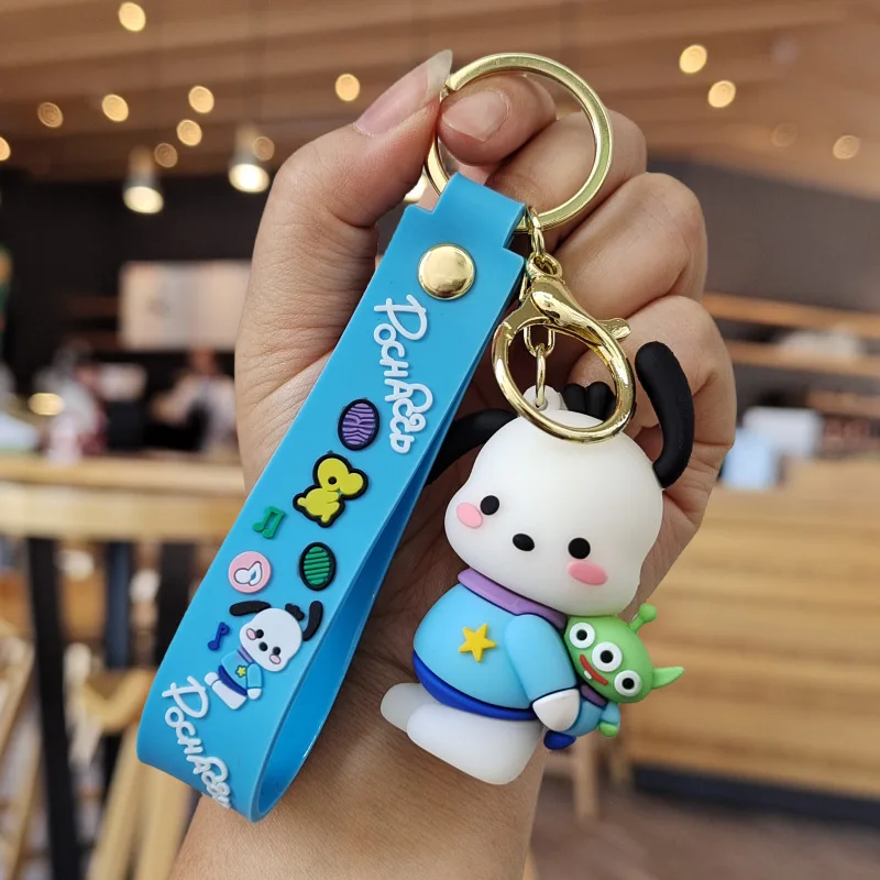 พวงกุญแจตุ๊กตาจาก Sanrio อนิเมะ keychian น่ารักคอสเพลย์ pochacco keyring น่ารักของเล่นน่ารักน่ารักสำหรับเด็กพวงกุญแจจี้ห้อยรถยนต์พวงกุญแจ kado ulang tahun เด็กผู้หญิง